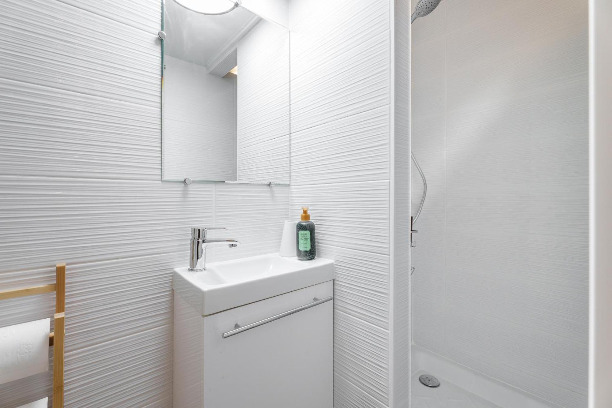 Renting - Guillaumont - Cozy Picasso Museum Local Market Appartement Antibes
